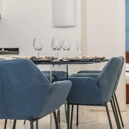 Apartment Modern & Stylish 3br In The Heart Of By Rems