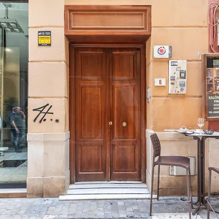 Apartment Modern & Stylish 3br In The Heart Of By Rems Malaga